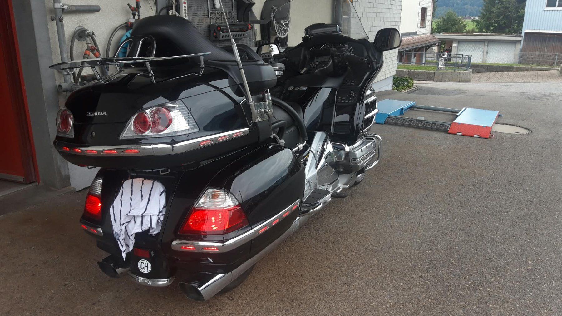 Honda Route: Honda Goldwing GL1800A – D'occasion à Schänis par ghgh 8