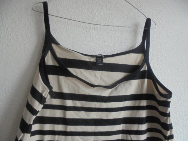 H&M Tops: Top s/w Gr. XXL H&M NEU – Neu (gemäss Beschreibung) aus Hinwil von Glasperlen 1
