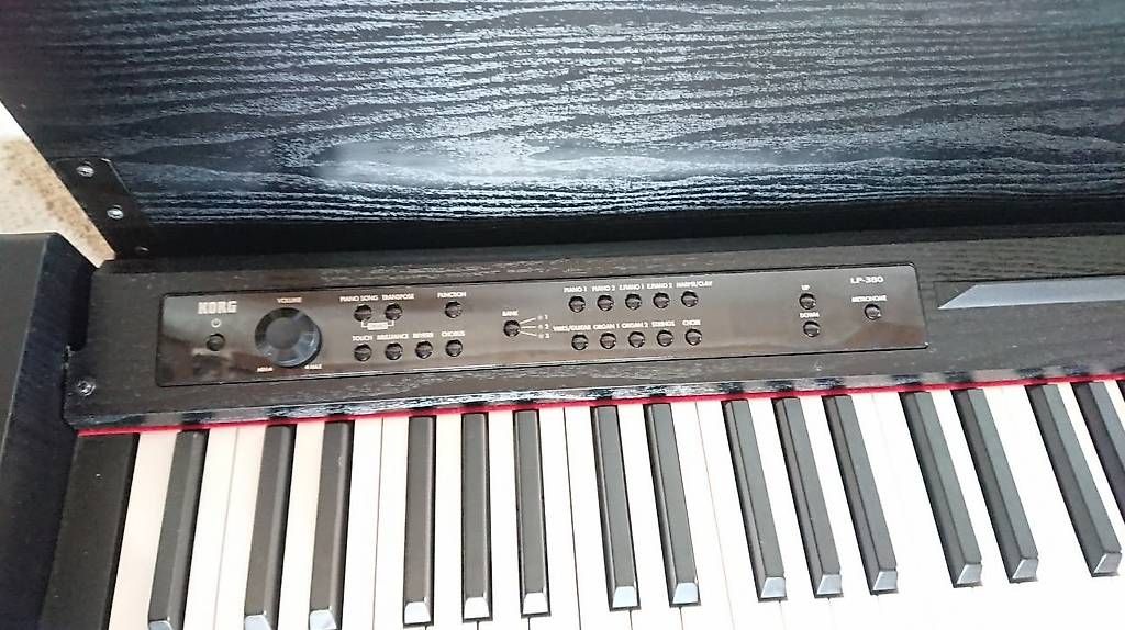 Korg Strumenti musicali: Piano numérique KORG LP-380 – Usato da La Côte-aux-Fées venduto da VicSup 1