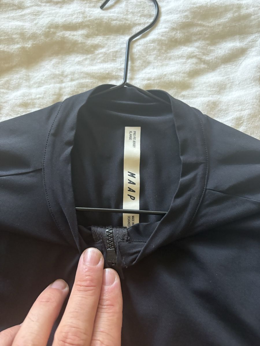 Canottiere & Pantaloni: Maap Longsleeve Jersey - schwarz - XL – Nuovo (secondo la descrizione) da Bern venduto da sam_c78d 3