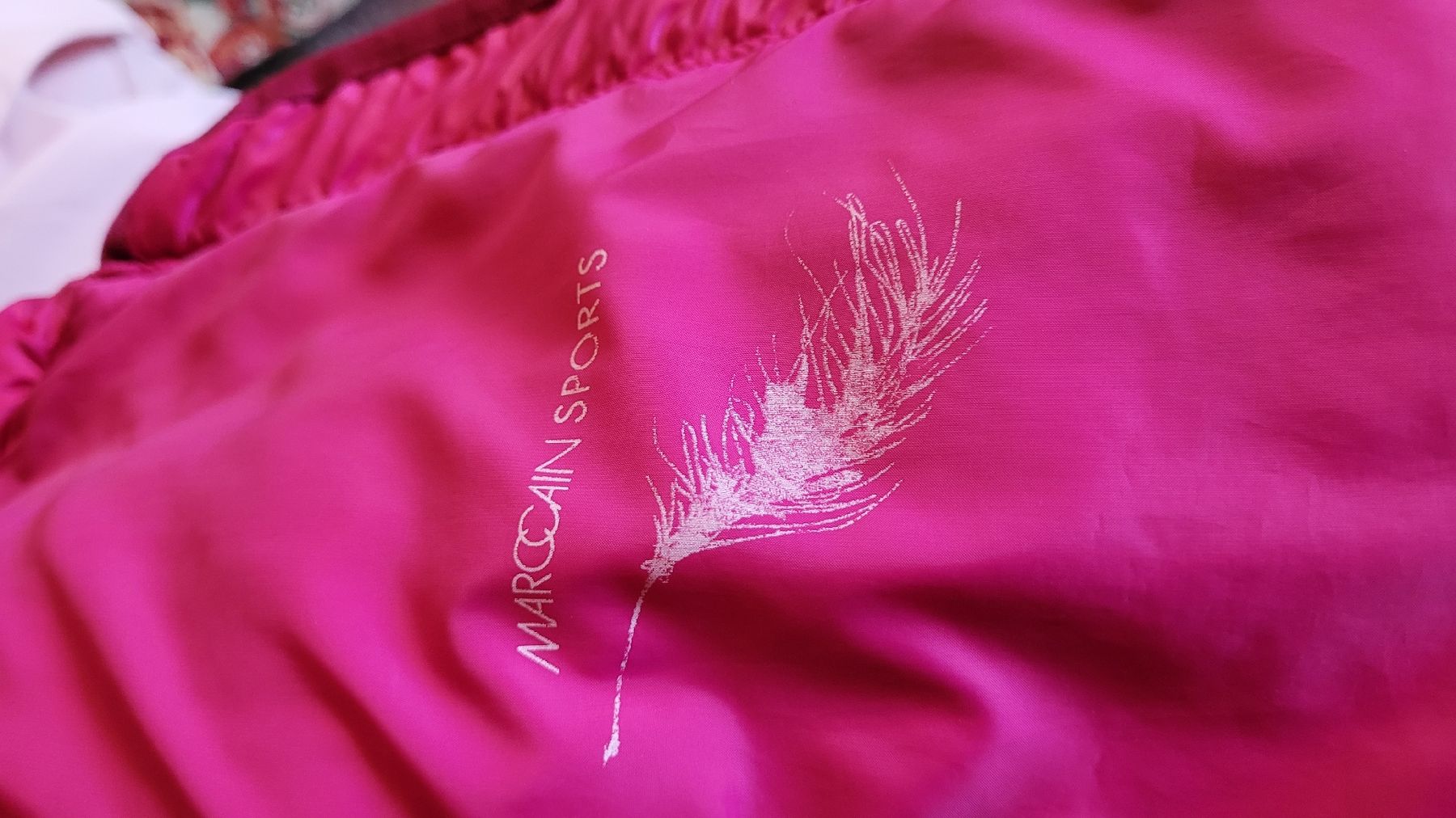 Marc Cain Vestes: Marc Cain Daunenjacke Gr.36 Fuchsia – D'occasion à Winterthur par Wohnhaus 6