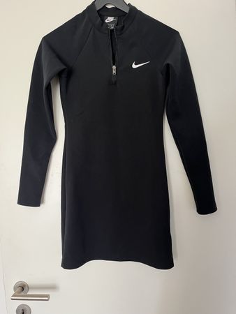 Nike Kleid- neuwertig- schwarz- Grösse XS