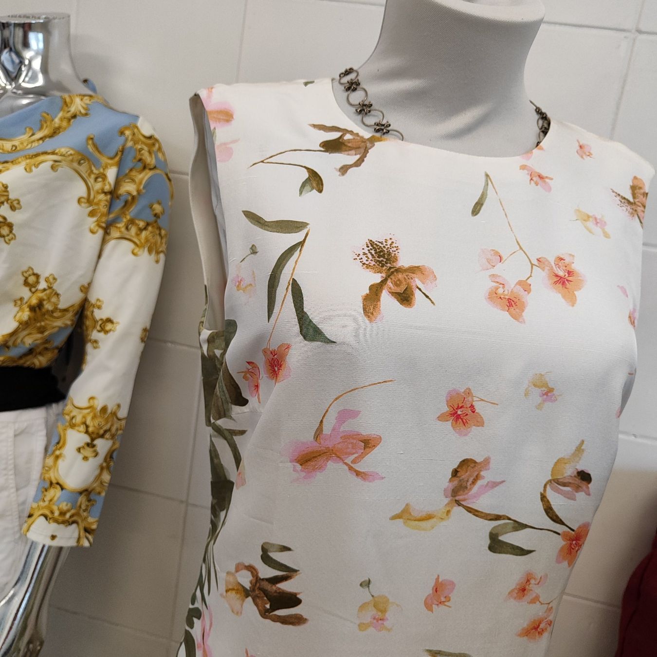 Akris Vestiti: AKRIS Kleid GR 38 Seide – Usato da Langnau am Albis venduto da Judithsebi 8