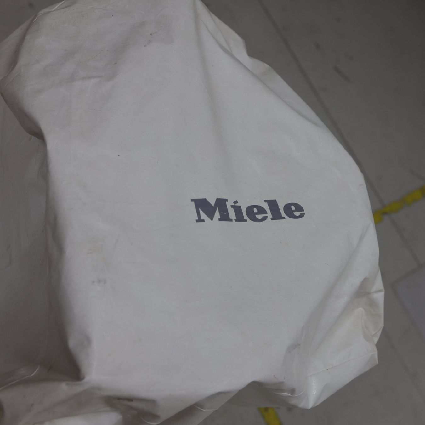Miele Ferri da stiro: Miele B864 Bügelmaschine – Usato da Volketswil venduto da brockipfannenstil 9