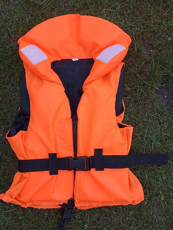 Schwimmwesten: Schwimmweste 30 - 40 kg – Gebraucht aus Unterlangenegg von vitas