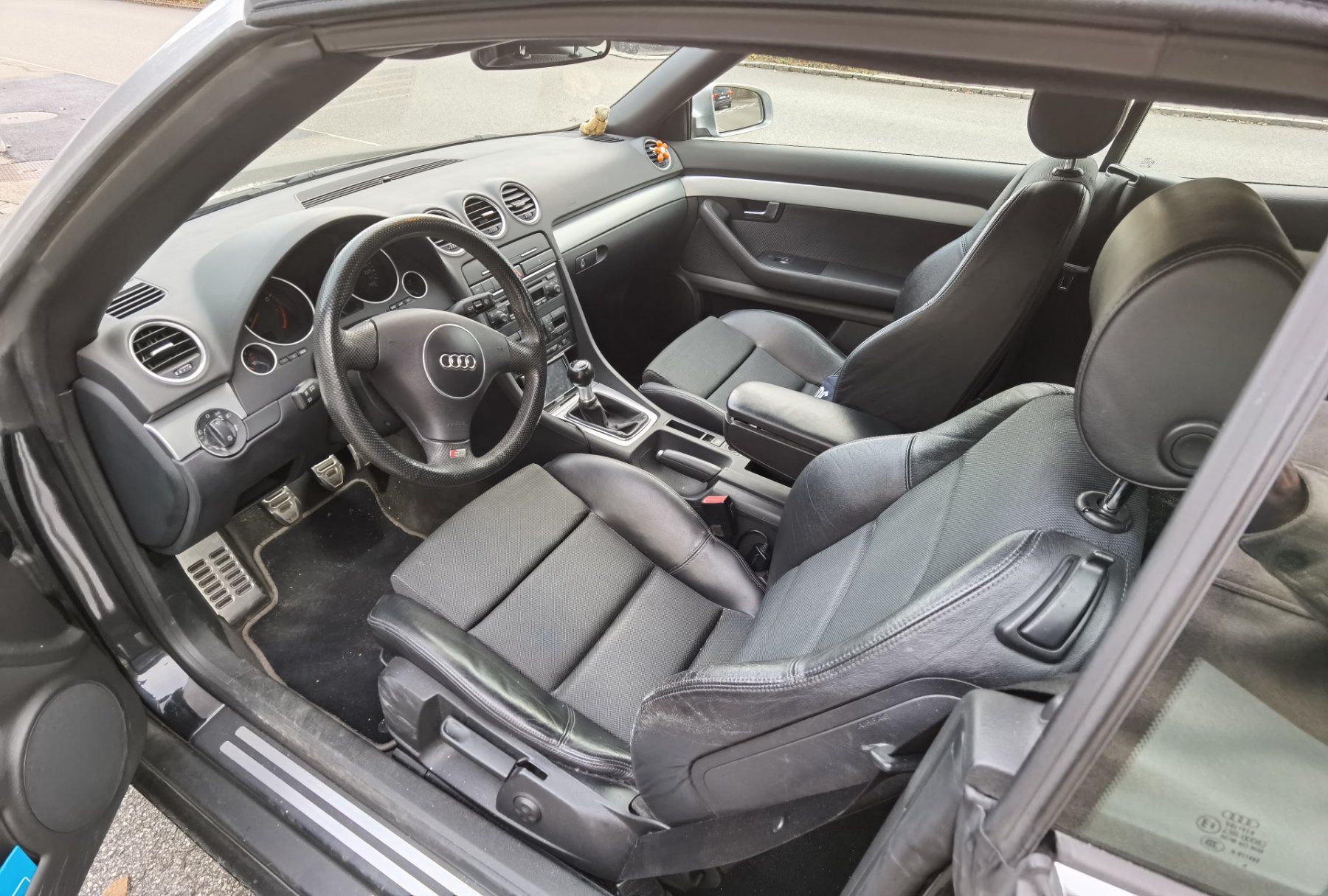 Audi Autos: Audi A4 Cabrio 1.8T S-LINE – Gebraucht aus Zürich von Misam 3