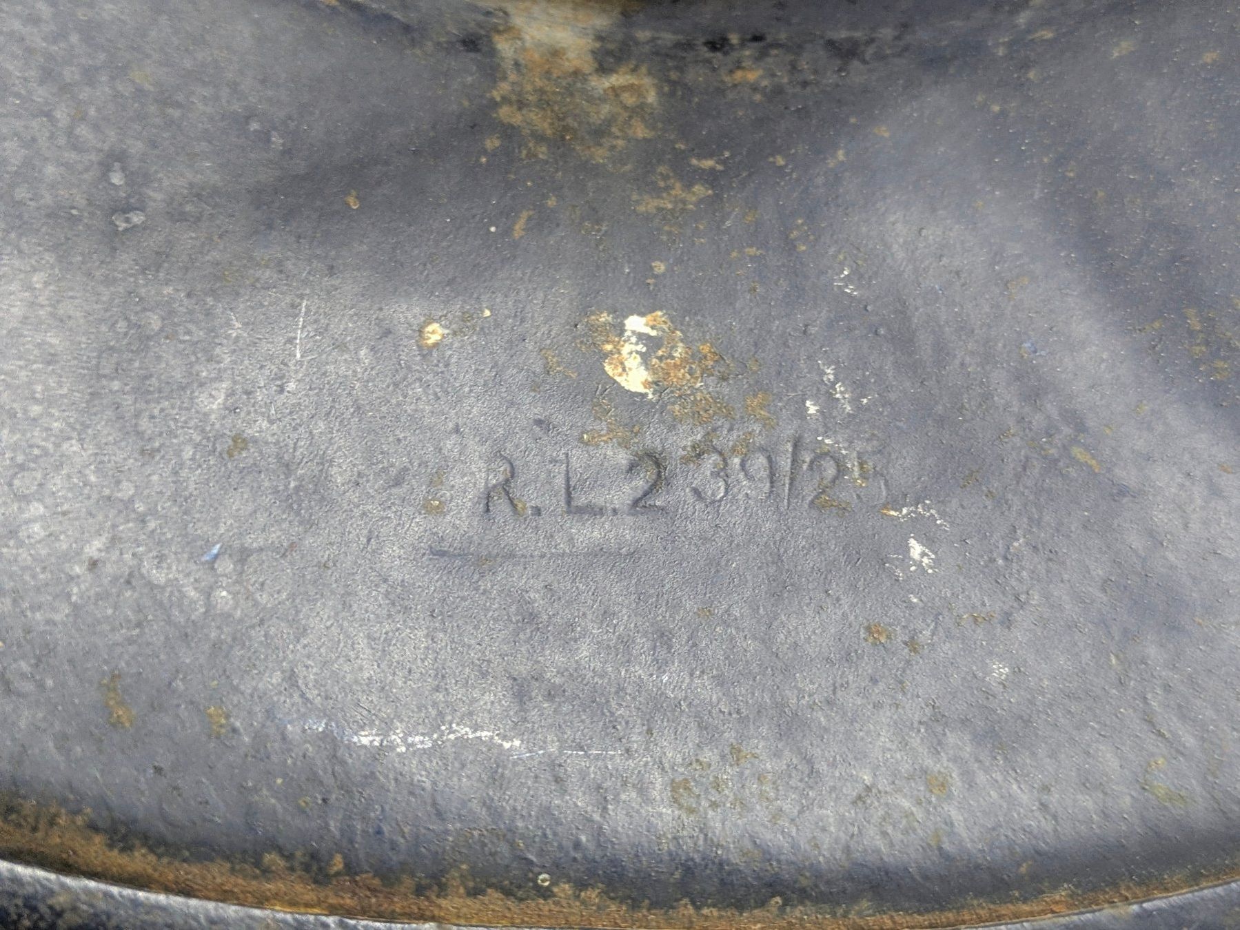 Uniformi & Effetti personali: Luftschutz Stahlhelm M44 "Gladiator" 1-Teilig – Usato da Buttisholz venduto da ArmeeShopCH 9