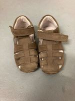 Sandalen von Elefanten. Grösse 22