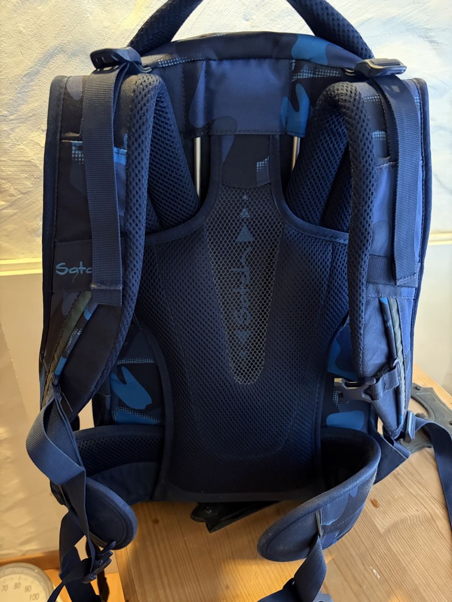 Satch Borse & Zaini: Schulrucksack Satch blaues Tarnmuster gebraucht – Usato da Murten venduto da Hockeyfan82 1