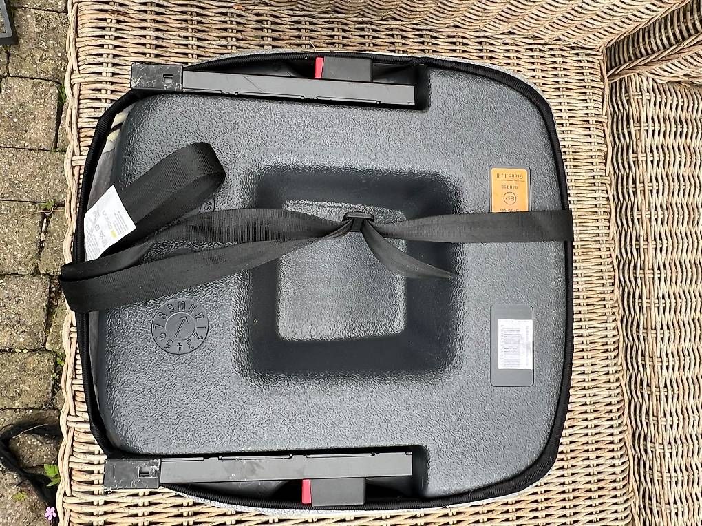 Seggiolini per auto: Sitzerhöher Osann Luxisofix – Usato da Beinwil am See venduto da brigittehug 1