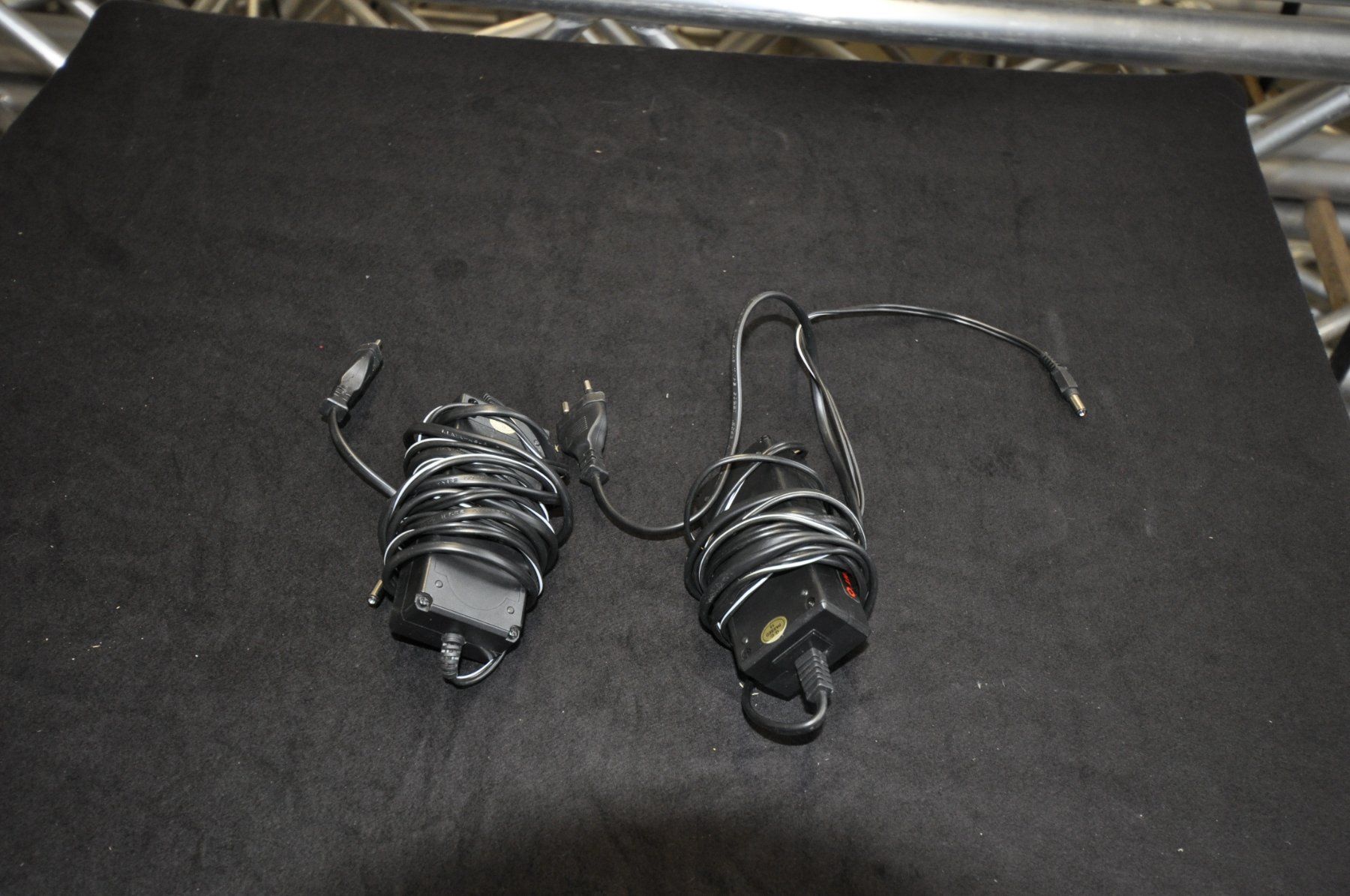 Videocamere: Monacor Überwachungskamera inkl. Case – Usato da Burgdorf venduto da WHITELIGHT3400 1