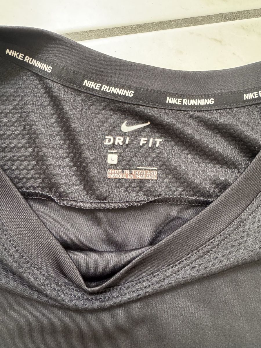 Nike T-Shirts: Nike maglietta L  – Gebraucht aus Porza von kaj_d5q7 1