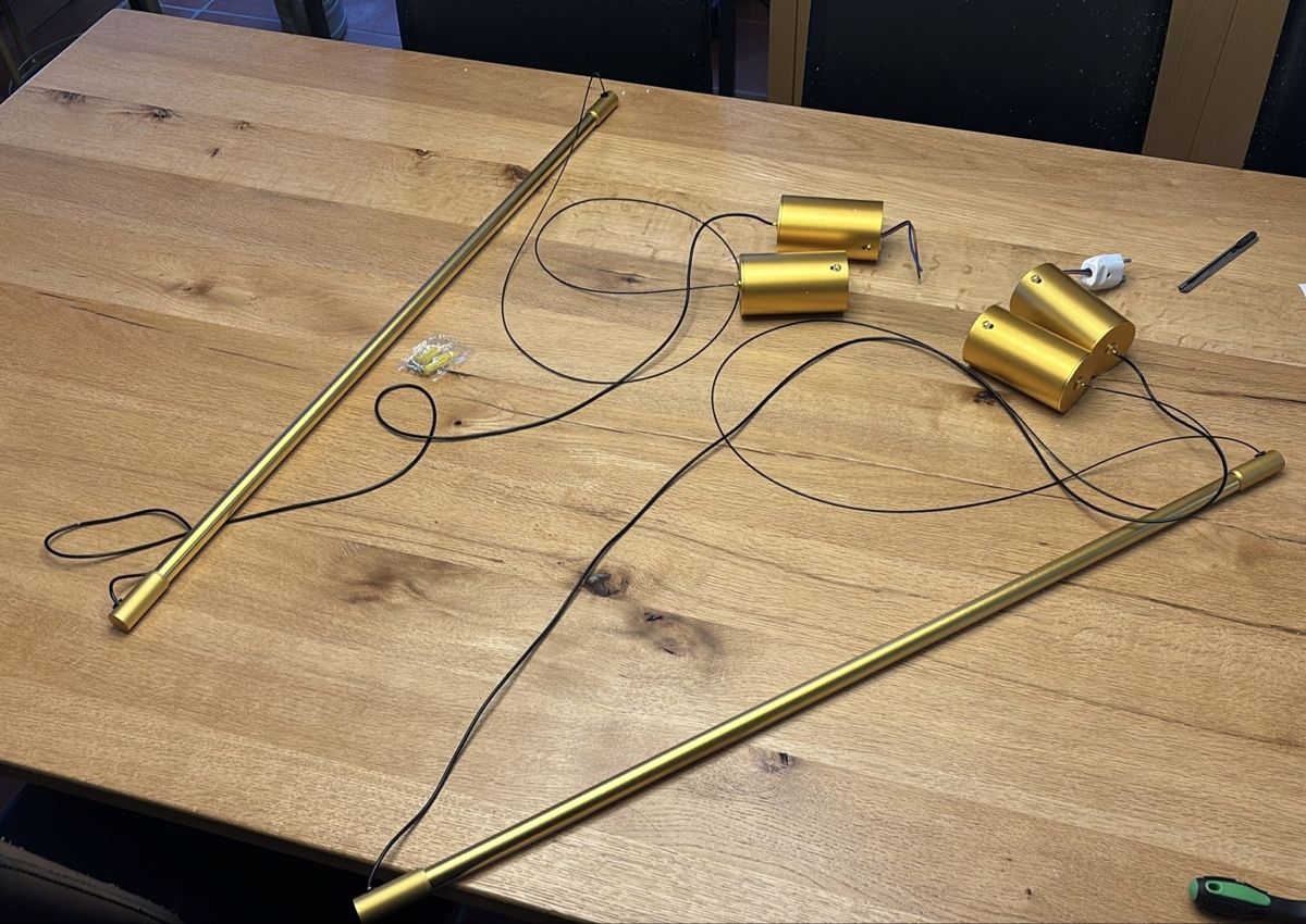 Lustres & lampes de plafonds: LED Hängeleuchte Gold 2 Stück – Neuf (Voir description) à Utzigen par sev_8fxp 1