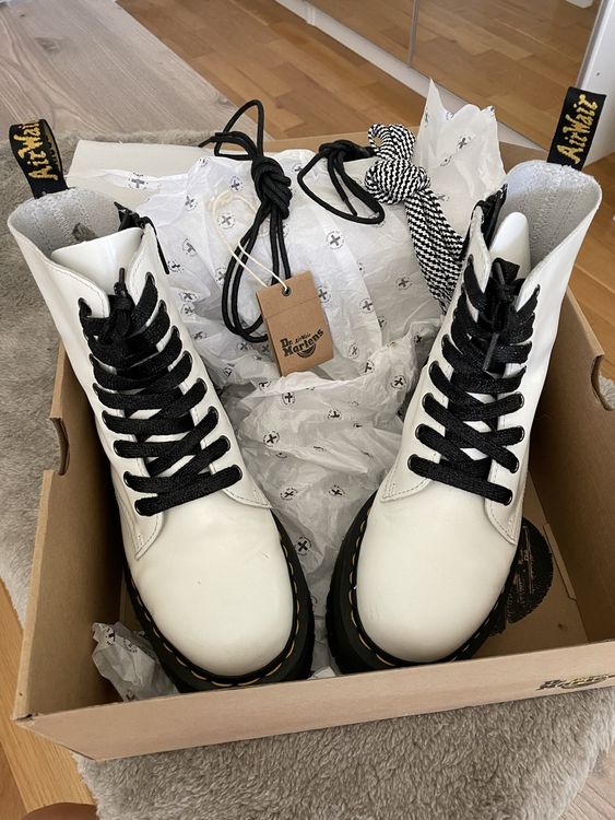 Dr martens weiss clearance 38