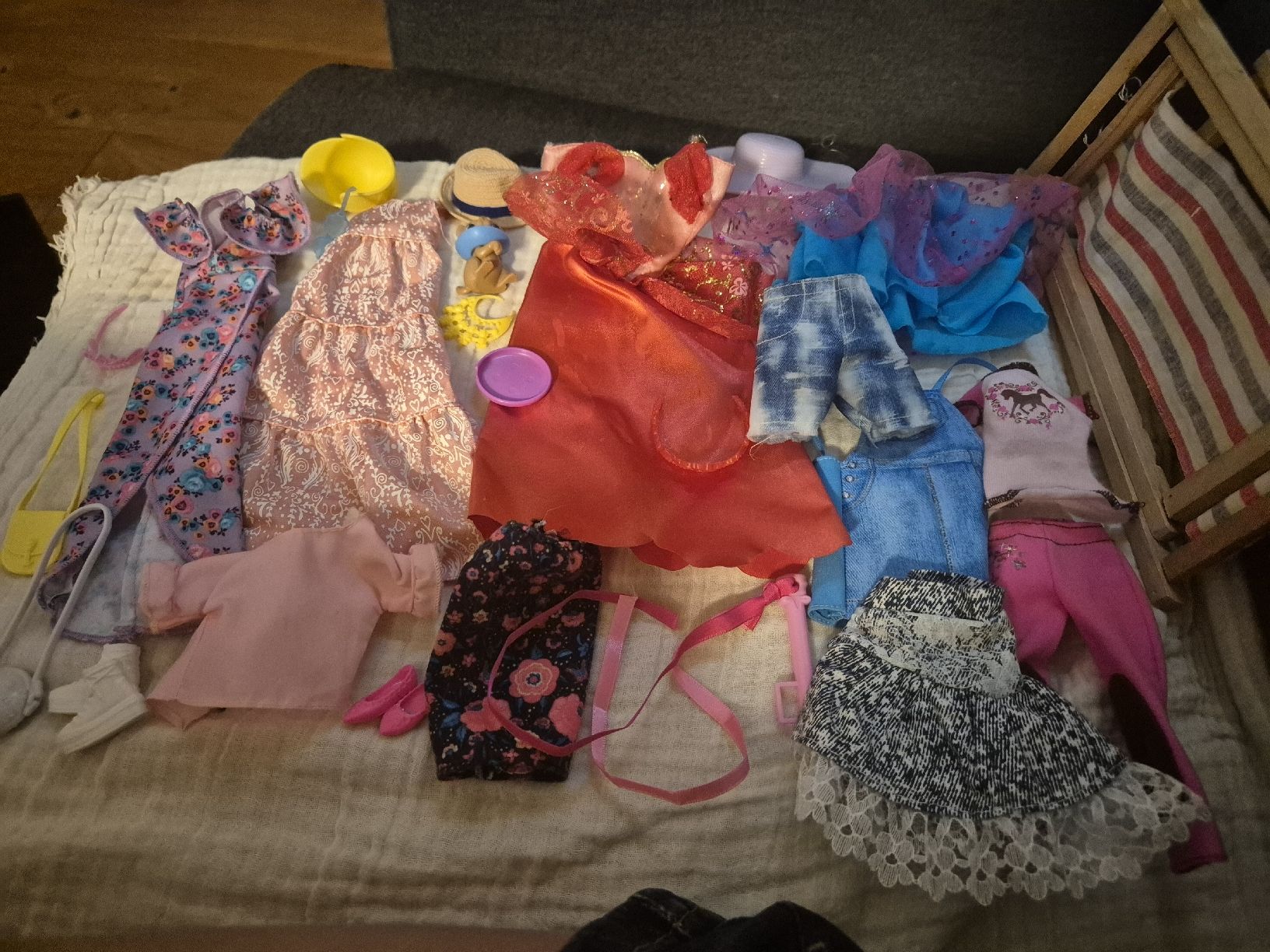 Poupées: Barbies clothes – Neuf (Voir description) à Zürich par mar_h988