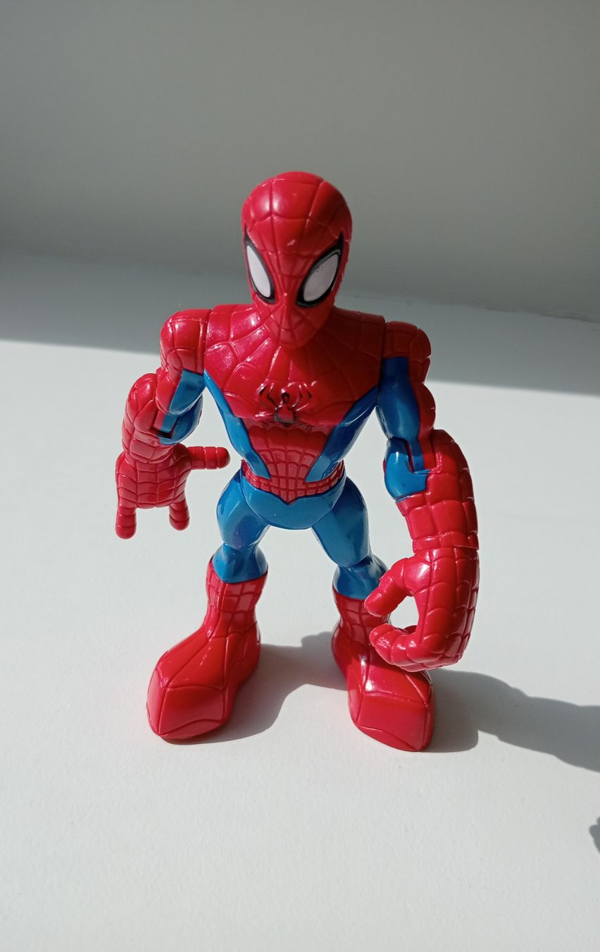 Marvel Giocattoli: Marvel Playskool Heroes Spider-Man Figur Hasbro 2011 13cm – Usato da Allschwil venduto da Evgeniia78 2