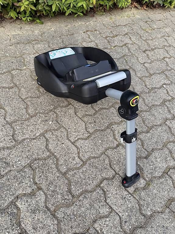 Seggiolini per auto: Maxi Cosi Babyschale inkl. Isofix – Usato da Ittigen venduto da PLJ 4