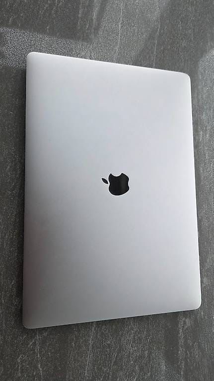Apple Notebooks: MacBook Pro 15" 2017 A1707 – Gebraucht aus Altendorf von Carcoura