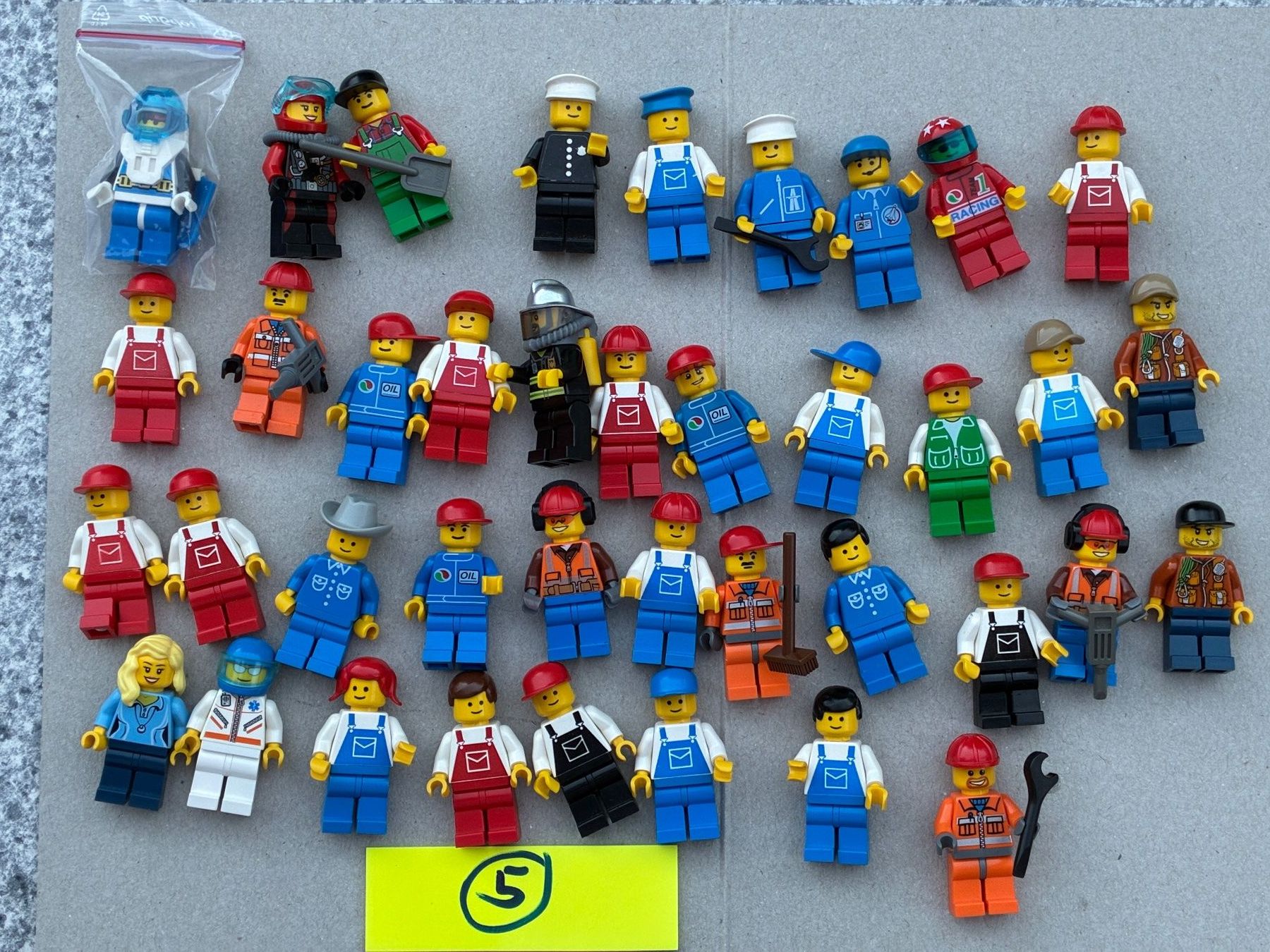 Lego Baukästen: LEGO Minifiguren – Gebraucht aus Reigoldswil von Frog40 1