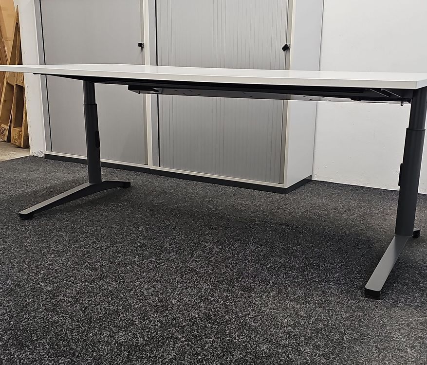 Hohenverstellbarer Schreibtisch Gebraucht