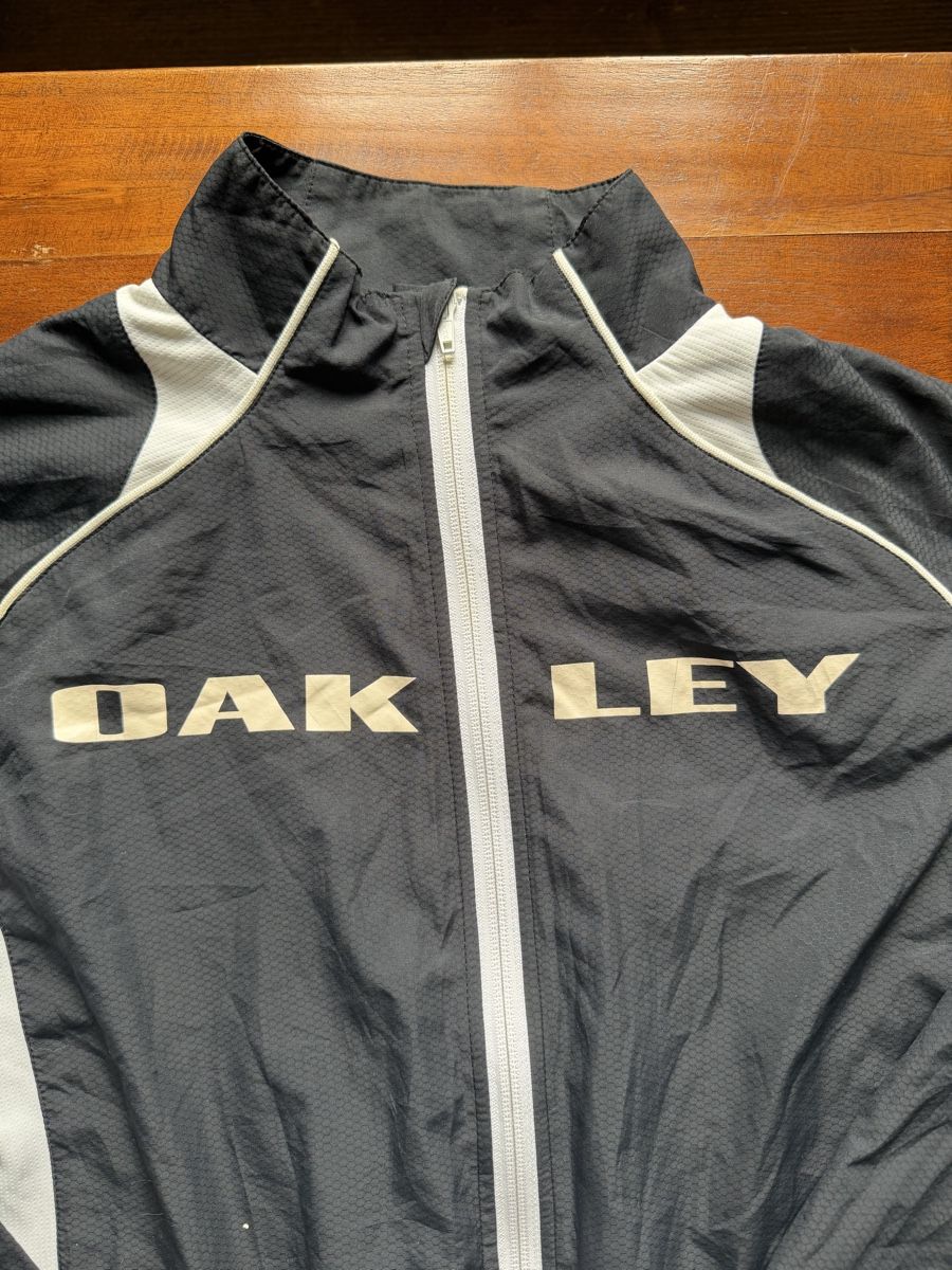 Oakley Jacken: Veste Oakley noire avec fermeture éclair taille M – Neu (gemäss Beschreibung) aus Baulmes von Mode.tm.shop 2