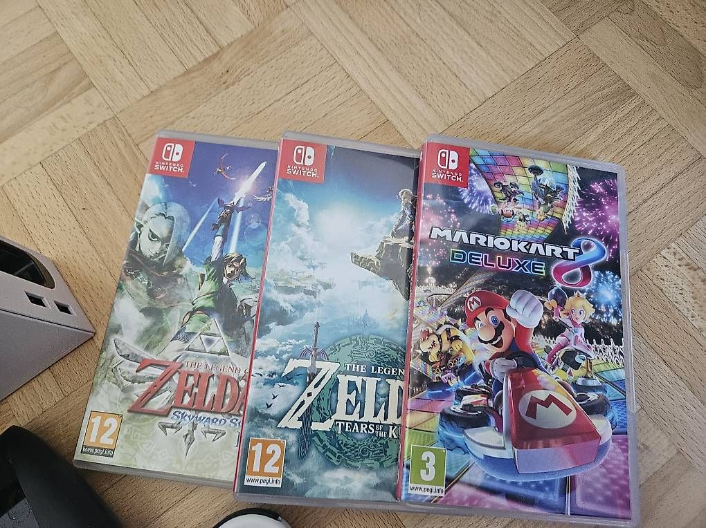 Console: Nintendo Switch OLED Weiss Komplettset – Usato da Zug venduto da Schwenggeler 2