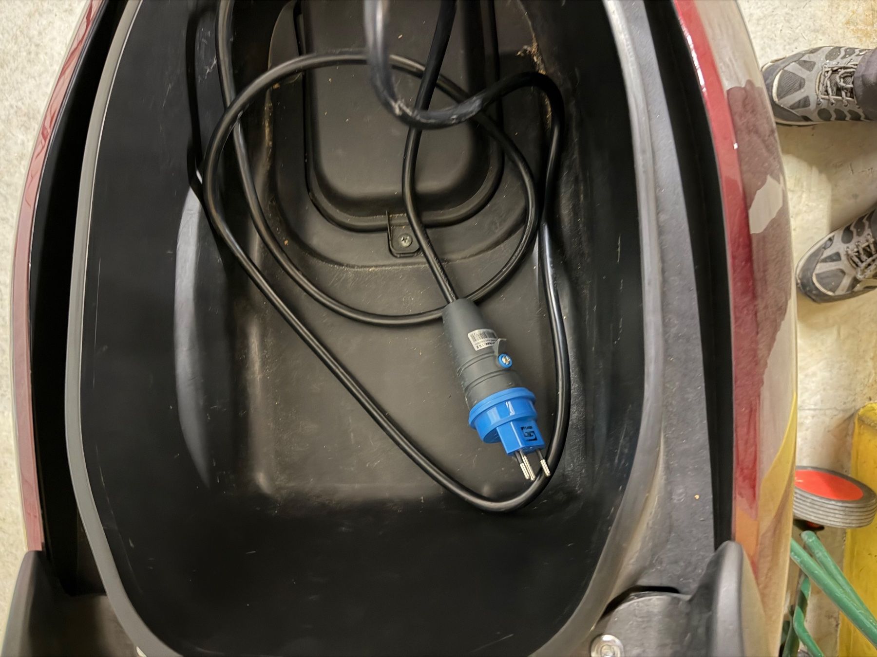Elektromobile: Elektroroller Ecoro rot gebraucht mit Topcase – Gebraucht aus Vaz/Obervaz von phimar01 1