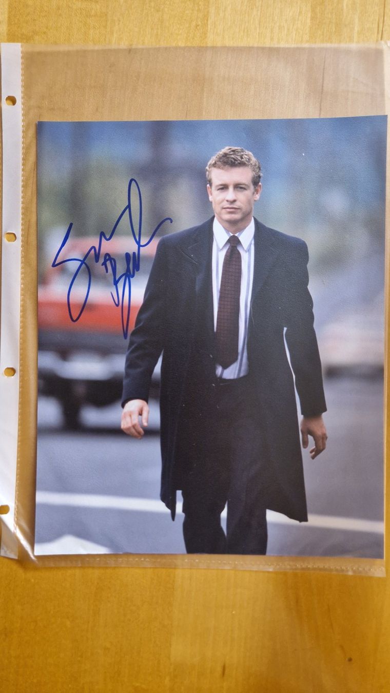 Autografi: Simon Baker, Original Autogramm auf Grossfoto in Farbe – Usato da Salmsach venduto da Schusoa