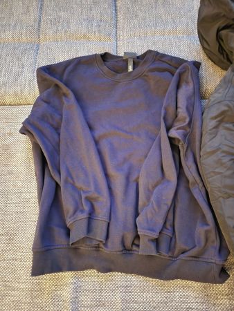 Pullover und Jacke