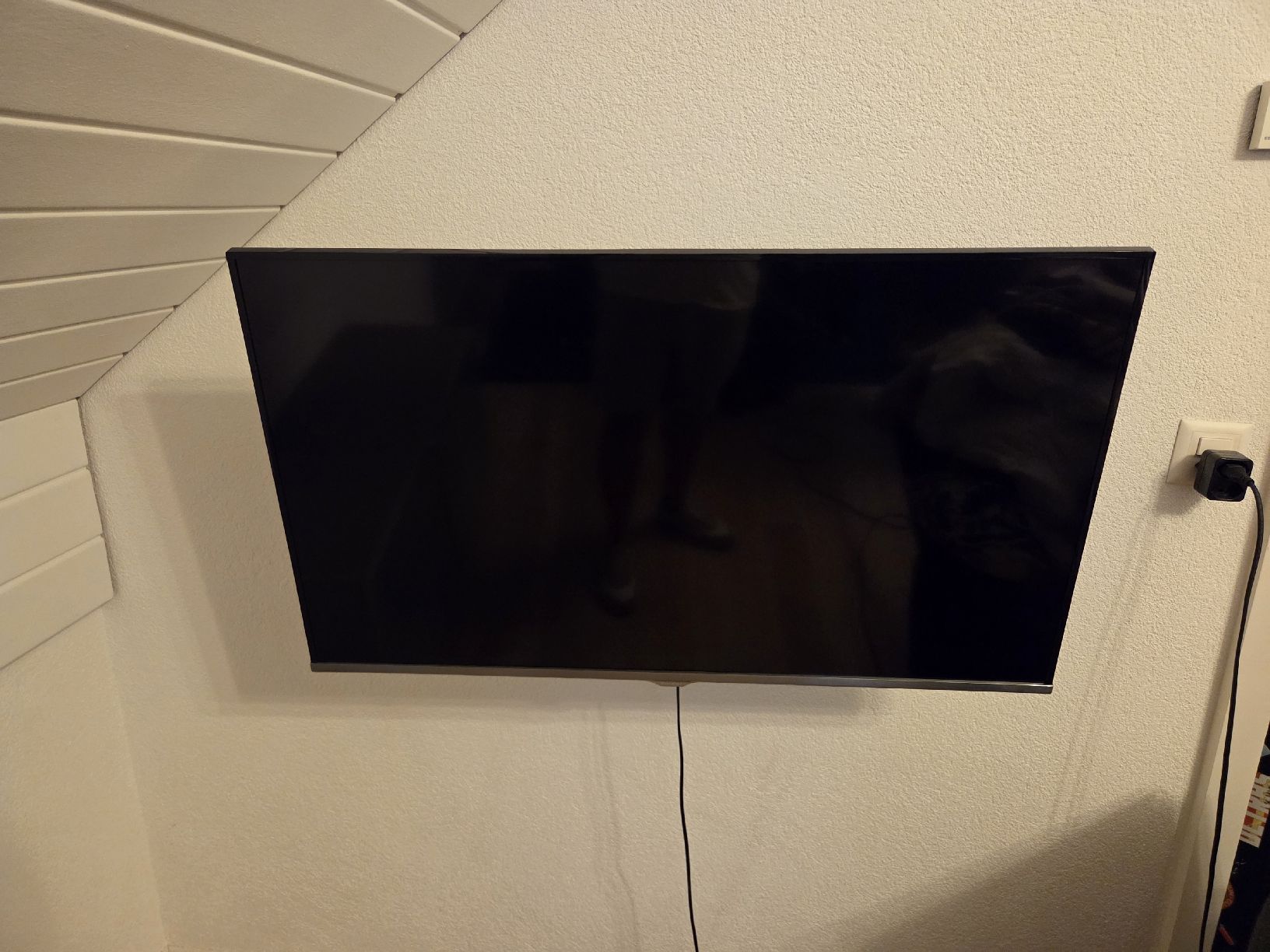 Fernseher: Fernseher mit Wandhalterung – Gebraucht aus Wangen an der Aare von THJEJA