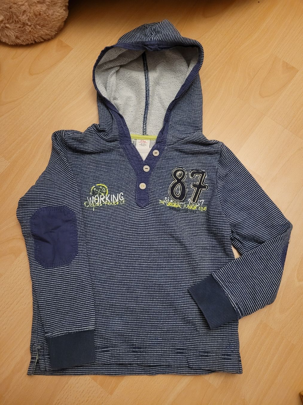 S.Oliver Pullover & Sweatshirts: Pullover S. Oliver gr. 104/110 – Gebraucht aus Inwil von Flower2325