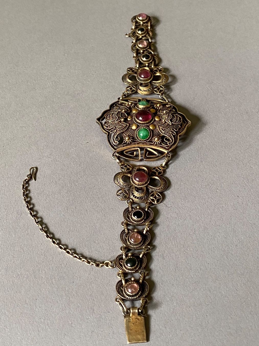 Armbänder & -reifen: CHINA / EDELSTEIN-ARMBAND – Gebraucht aus Basel von shorthills_2013 2