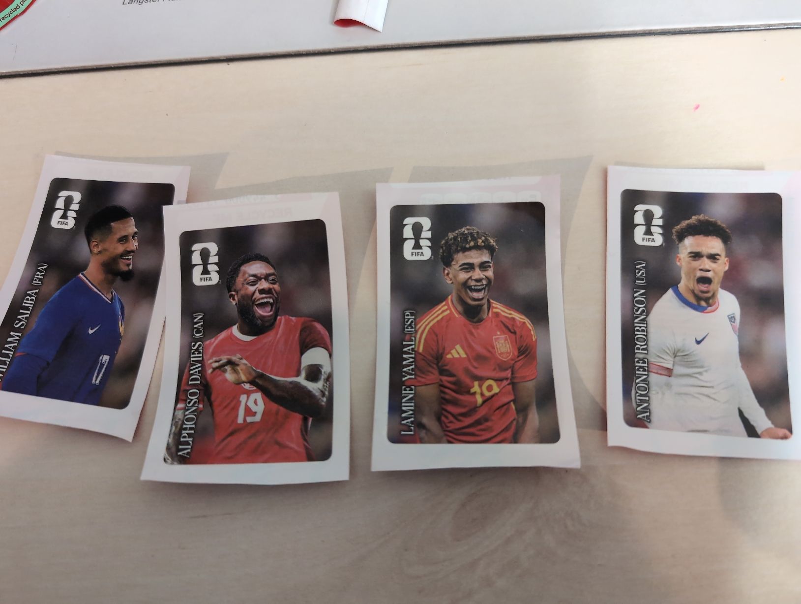 Panini Carte collezionabili: 4 Panini Coca Cola Extra Sticker WM 2026 – Nuovo e nell'imballaggio originale da Hofstetten SO venduto da Xaver23