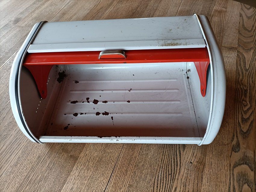 Contenitori & Simili: Vintage Brotkasten aus Blech – Usato da Burg venduto da Mainstreet69 1