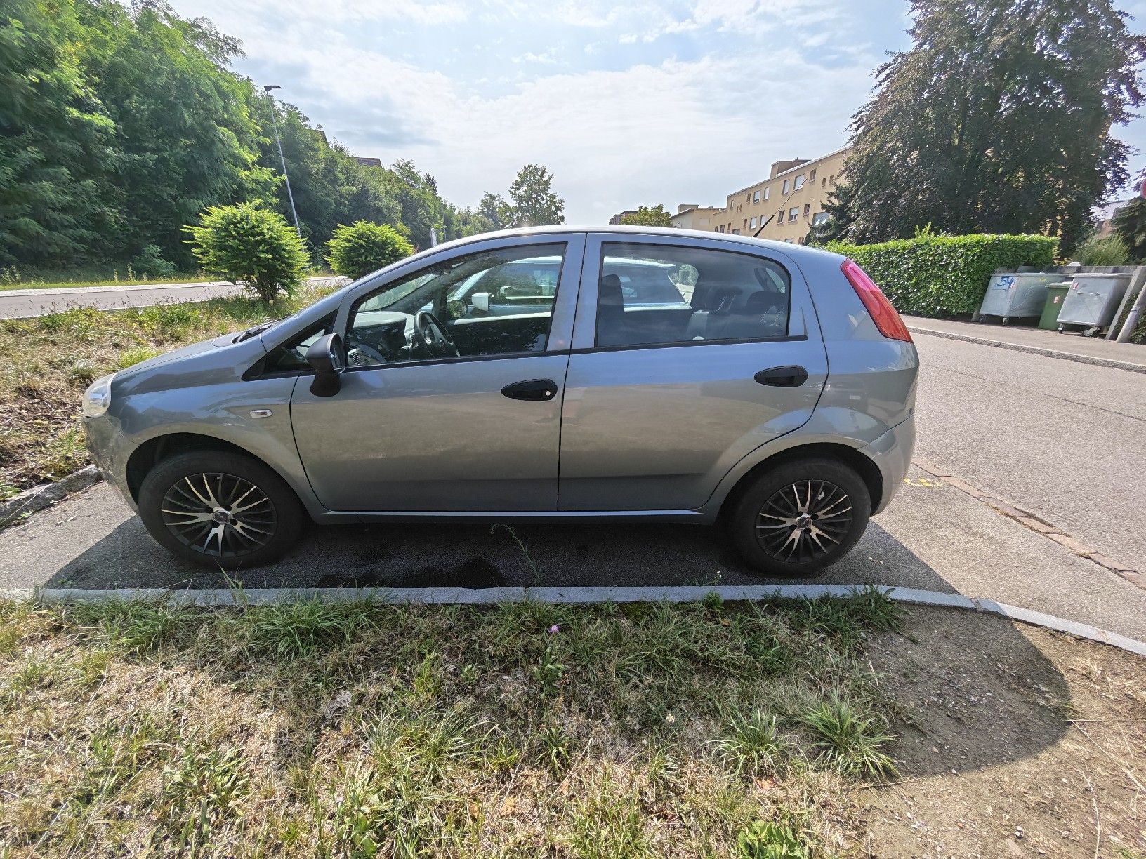 Fiat Autos: Fiat Punto 1.2 8fach bereift – D'occasion à Oetwil an der Limmat par Roonezzzz 1