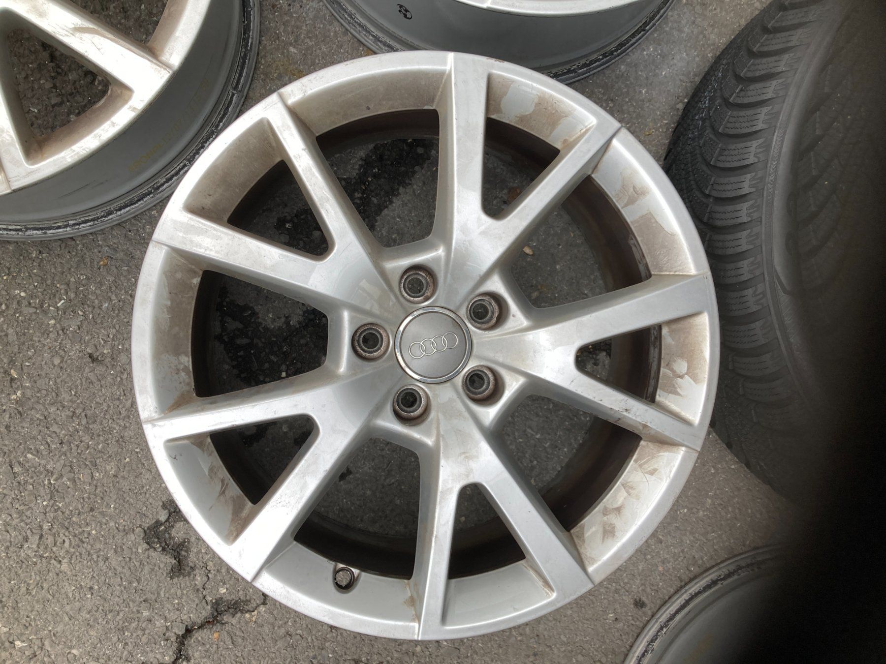 Audi Felgen: Audi A6 Alufelgen 460071498 – Gebraucht aus Cham von WB2223 3