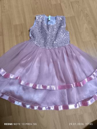 Festliches Kleid, Gr. 4, perfekt für den Fruehling!