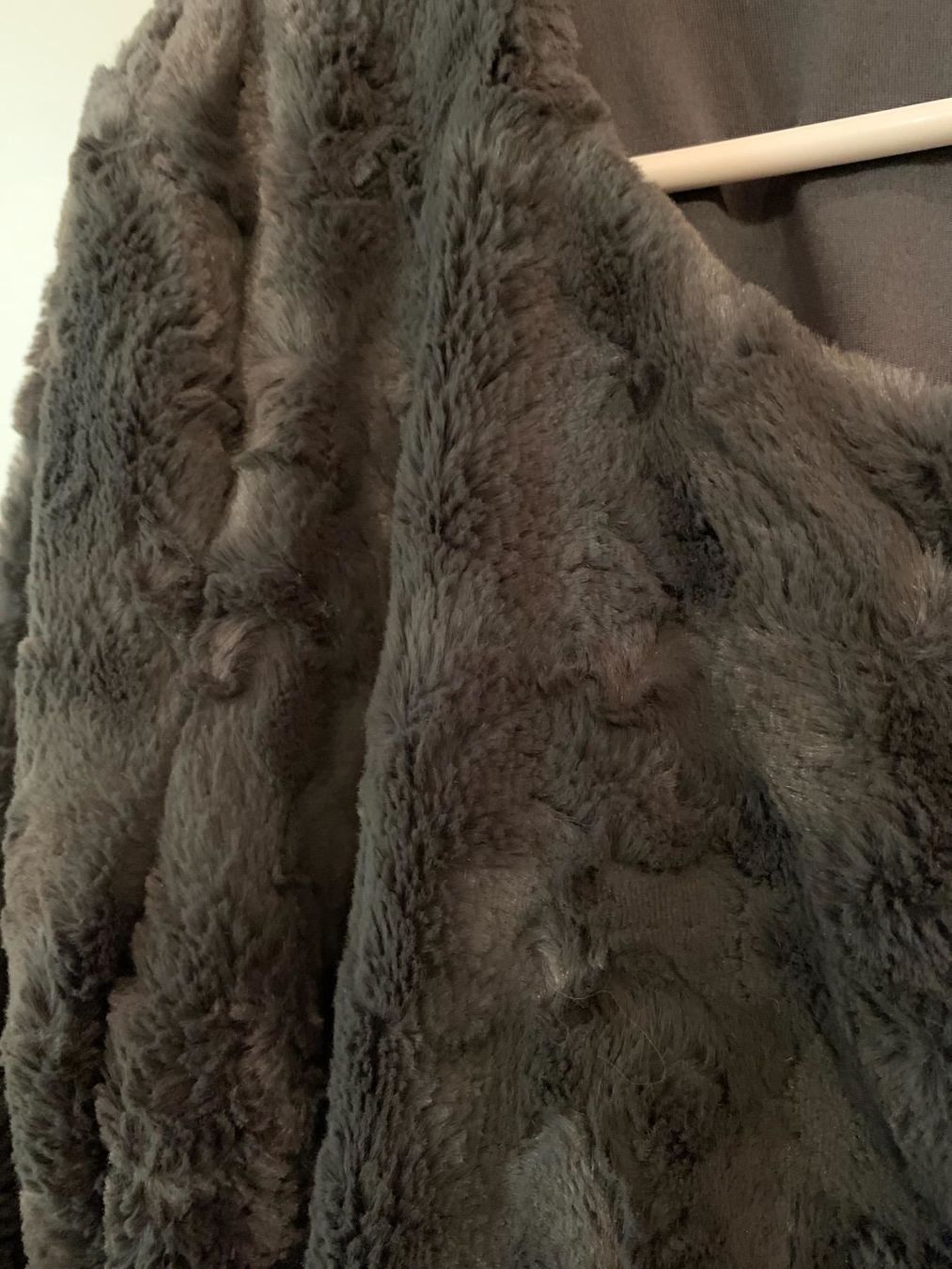 Mäntel: Fake Fur Mantel Comma Gr. M / L – Gebraucht aus Fislisbach von KolibriSecondhand 3