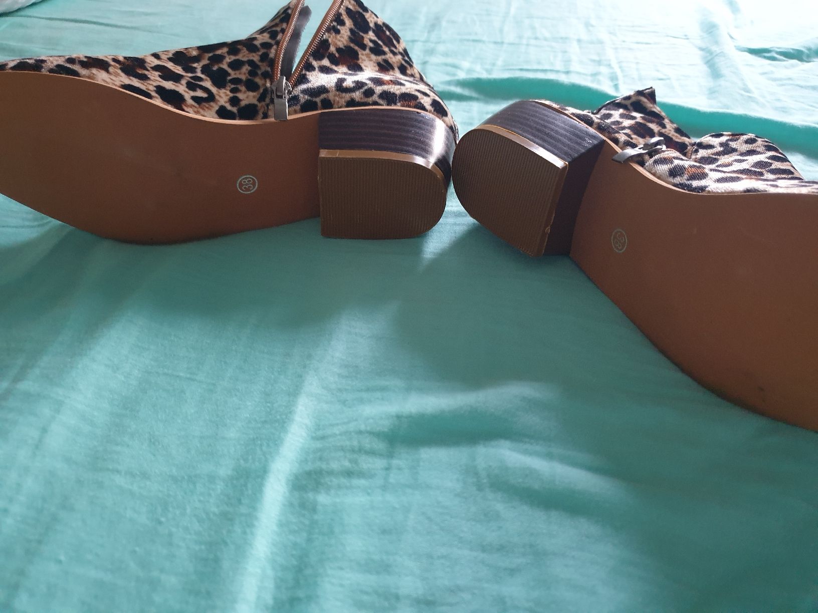Damenschuhe: Stylische Leopard Stiefeletten Gr. 38 – Neu und originalverpackt aus Winterthur von ivo_hmm2 2