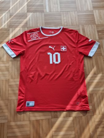 Granit Xhaka Schweiz 2012-2013 Heimtrikot