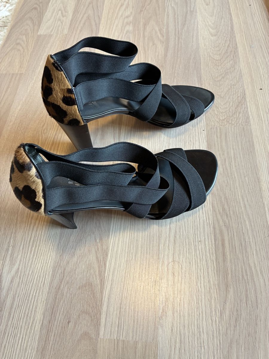 Stuart Weitzman Damenschuhe: Pumps offen aus Boutique im Leomuster – Neu (gemäss Beschreibung) aus Moleson-s-Gruyeres von Mosaikplastik 4