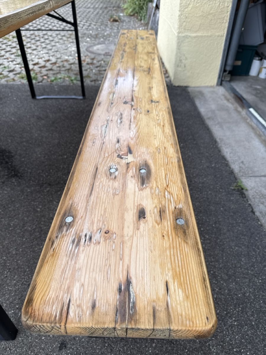 Set di tavolo e panche: Festbangarnitur 70cm breit – Usato da Effretikon venduto da ahus 2