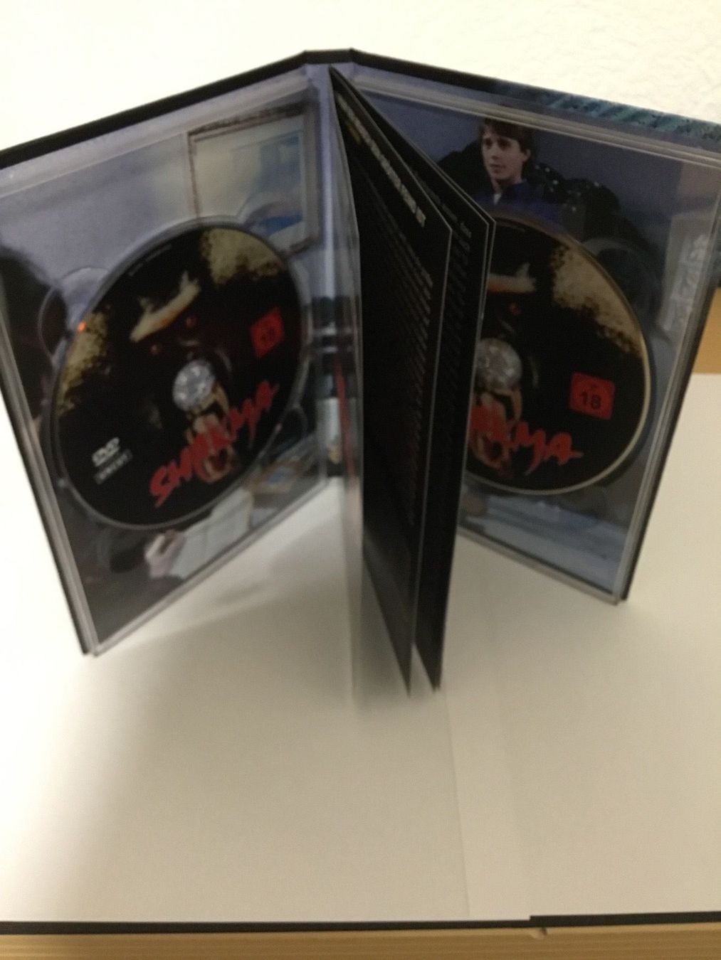 Tutti i DVDs: Shakma Blu Ray + dvd Mediabook . – Nuovo (secondo la descrizione) da Blauen venduto da berlingo65 4