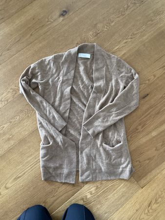 100% wool cardigan 