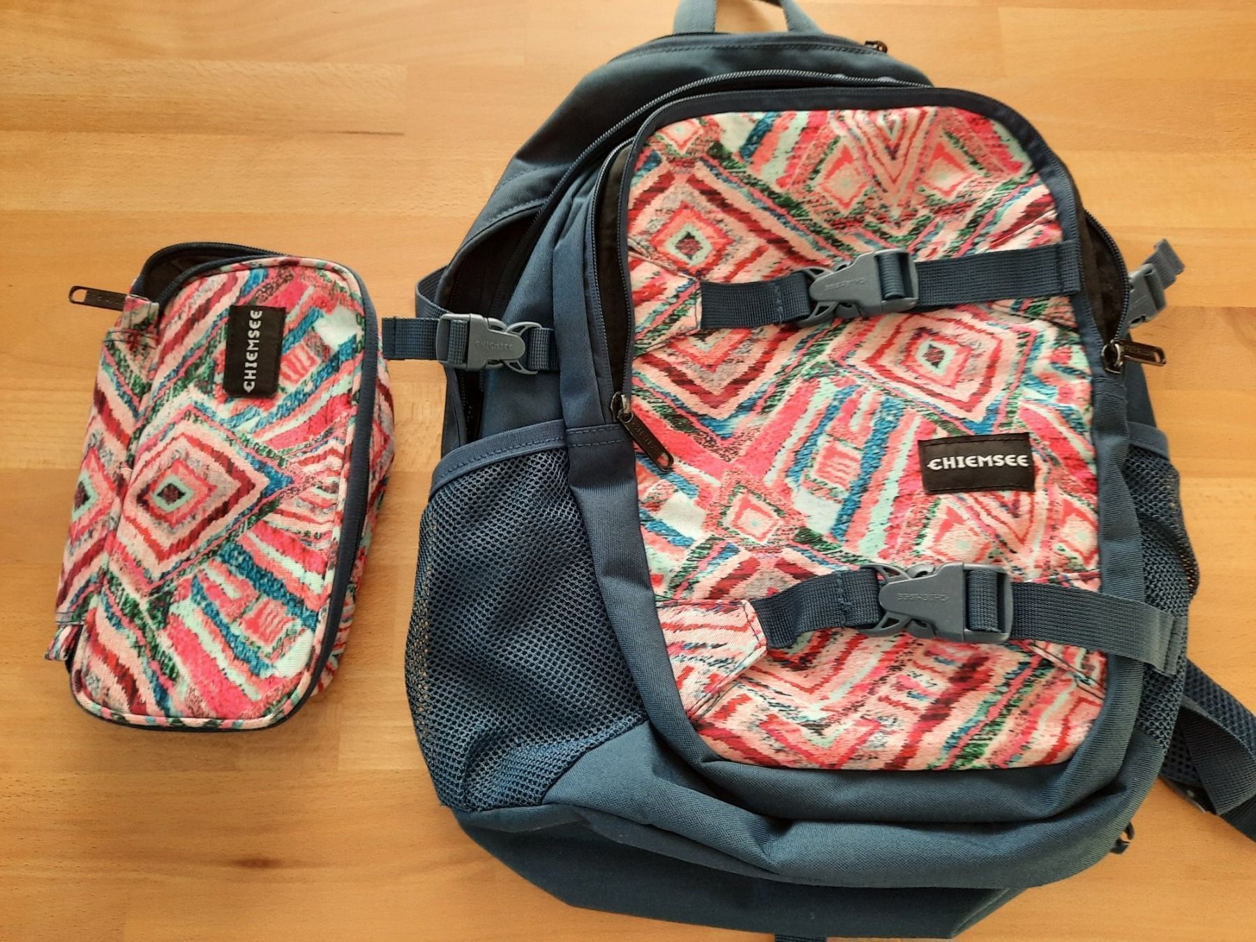 Chiemsee Borse & Zaini: Schulrucksack von Chiemsee mit Etui – Usato da Jonschwil venduto da sonja8472