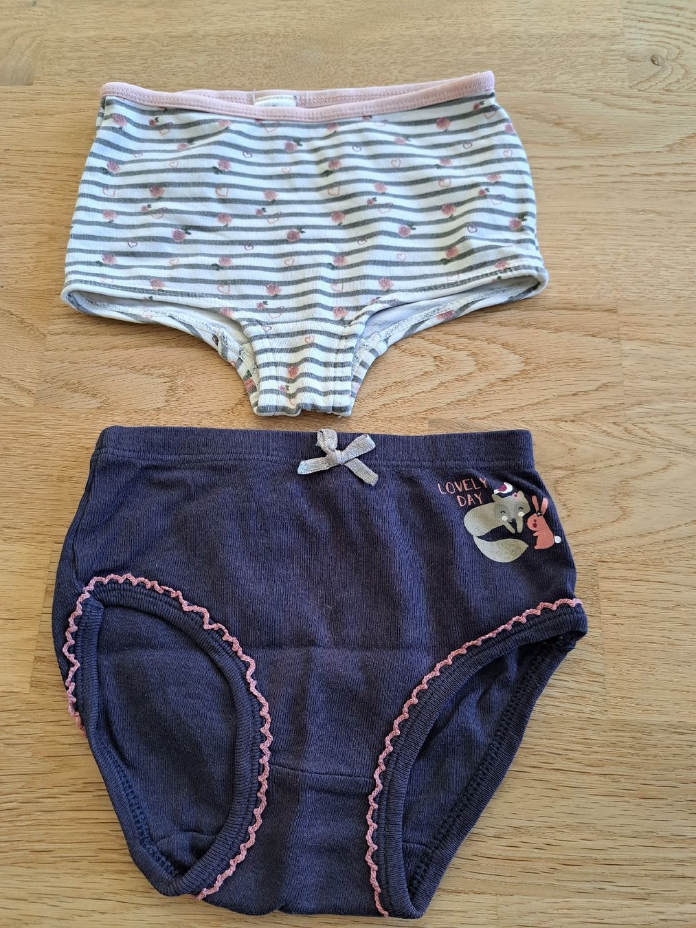 Unterwäsche: Süsses Mädchen Unterwäsche Set, Grösse 86/92 – Gebraucht aus Bergdietikon von Staphylococcus 2