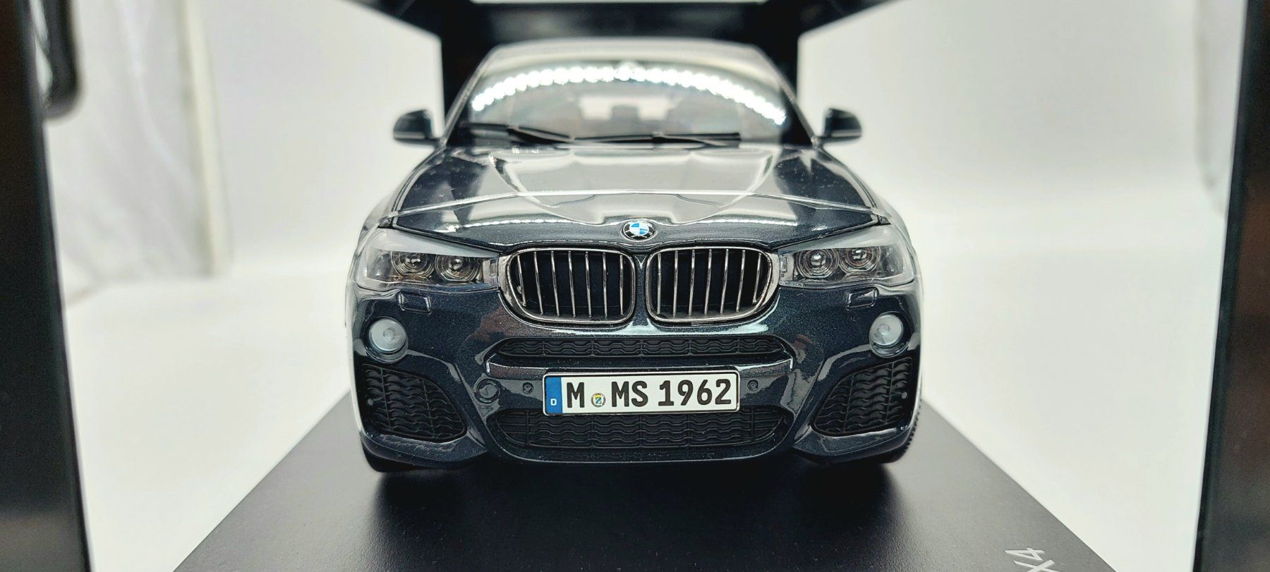 BMW Modellini d'auto: 1/18 BMW X4 XDrive 35d – Nuovo e nell'imballaggio originale da Villars-sur-Glâne venduto da Danger_Mod 1