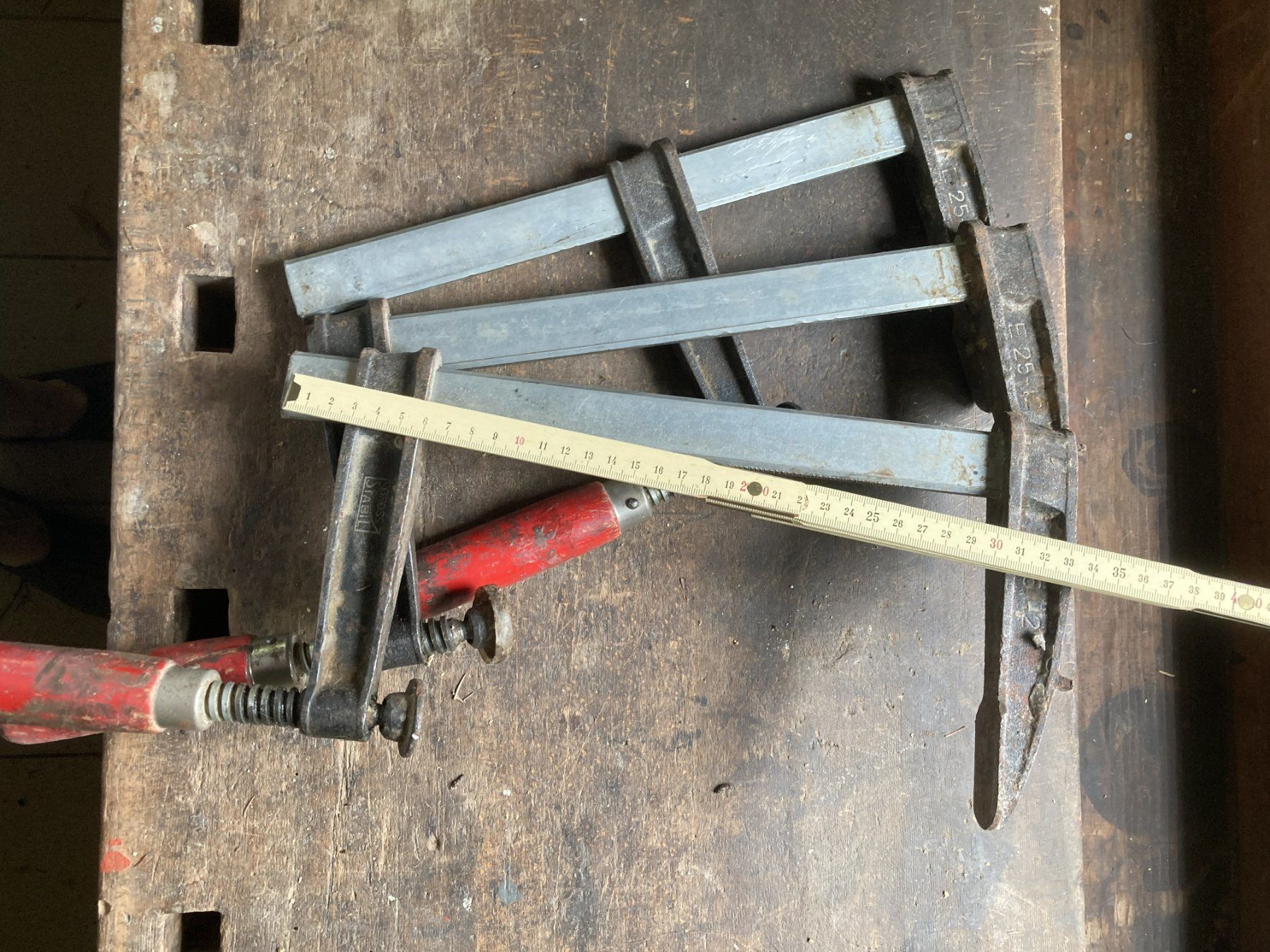 Tous les outils: 3 Schraubzwingen – D'occasion à Giswil par Halterer