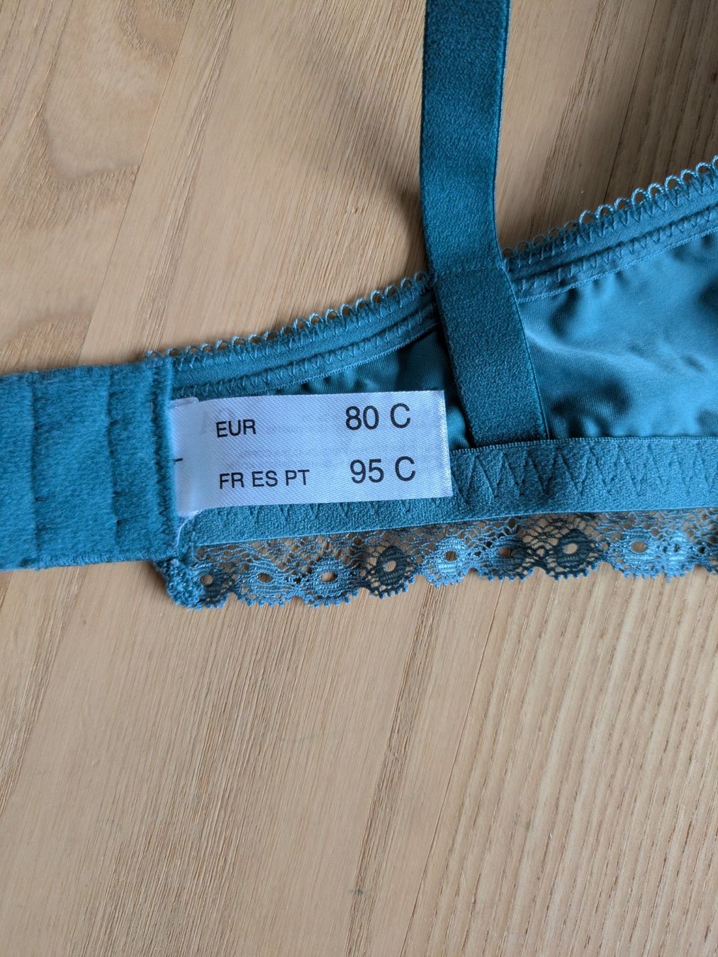 C&A Altra biancheria intima: Damen BH Türkis Spitzenbesatz Grösse 80C – Usato da Teufen AR venduto da eva_6s5f 1