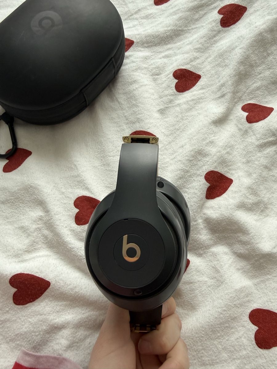Beats Cuffie: beats studio 3 wireless kopfhörer – Usato da Unterägeri venduto da ann_x8pf